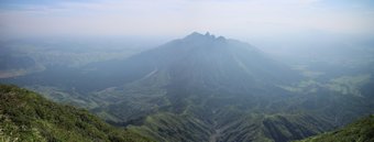万年山
