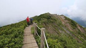 万年山